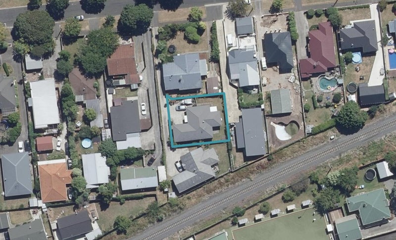 12A Gillies Avenue, Claudelands, Hamilton - Carousel 1