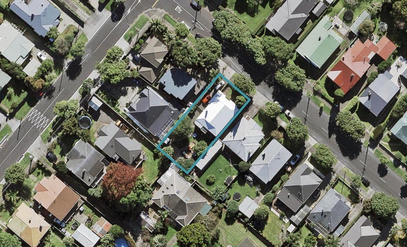 32 Wairere Avenue, Mount Albert, Auckland - Carousel 1