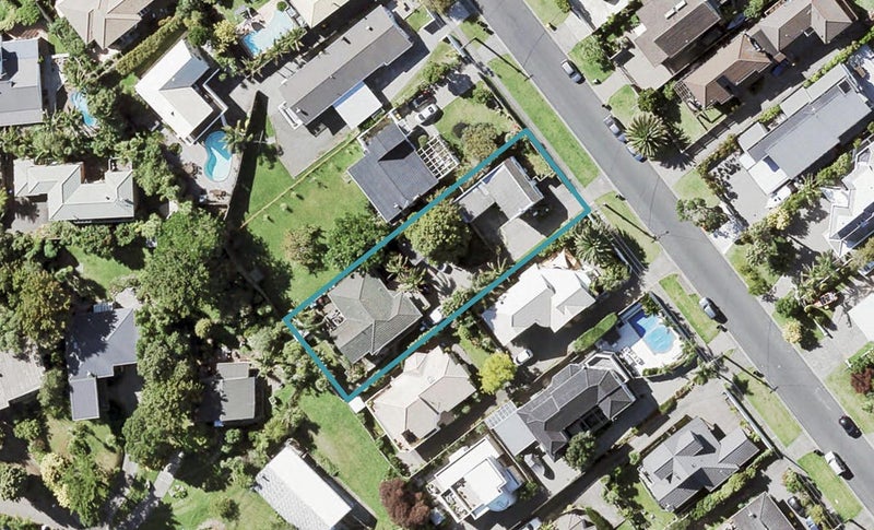 2/42 Gulf View Road, Murrays Bay, Auckland - Carousel 1