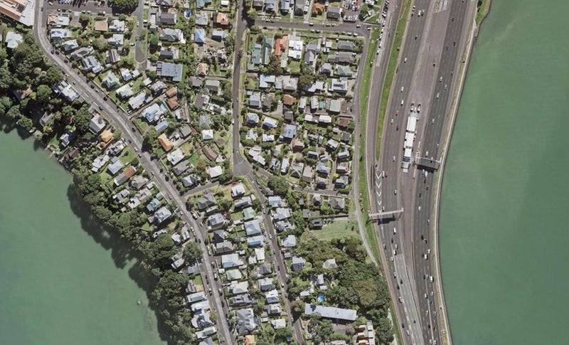 8 Beach Road, Northcote Point, Auckland - Carousel 1