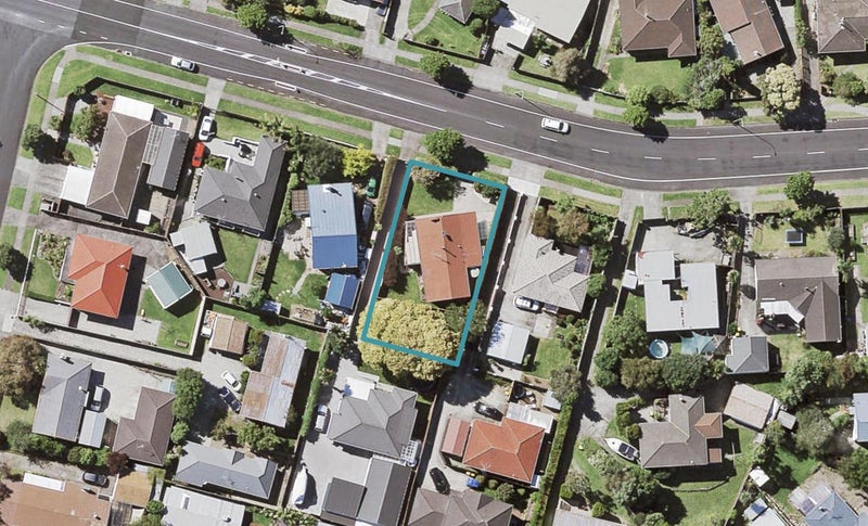107 Gills Road, Bucklands Beach, Auckland - Carousel 1