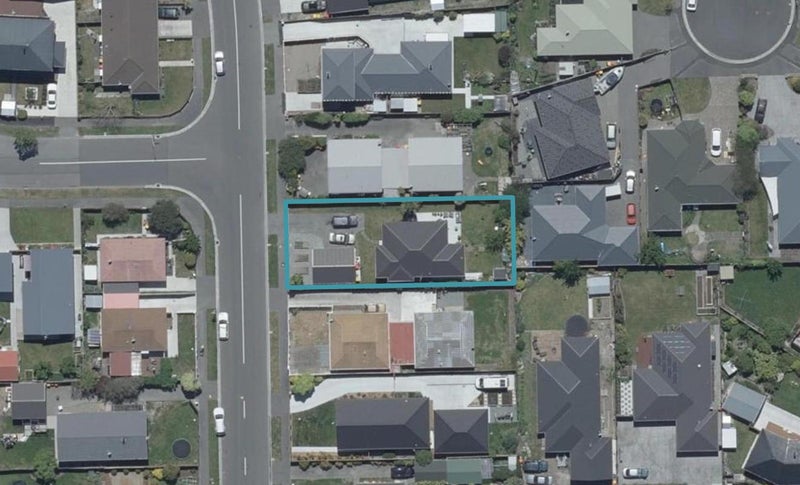 10 Lamorna Road, Parklands, Christchurch - Carousel 1