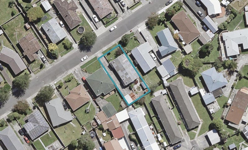 2/18 Oregon Drive, Maoribank, Upper Hutt - Carousel 1