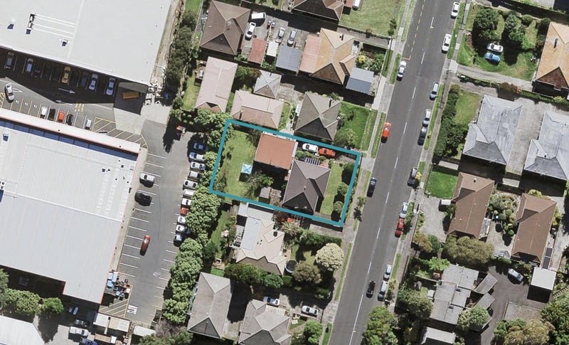 11 Fowlds Avenue, Sandringham, Auckland - Carousel 1