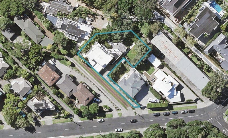 24A Castor Bay Road, Castor Bay, Auckland - Carousel 1