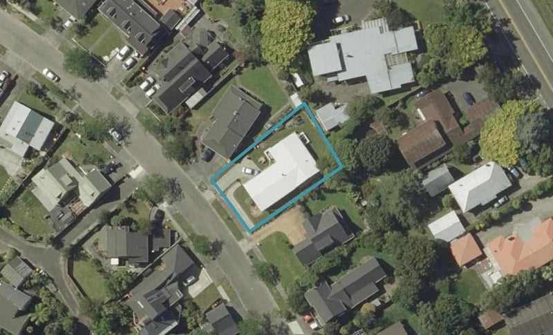 10 Heathcote Place, Fitzherbert, Palmerston North - Carousel 1