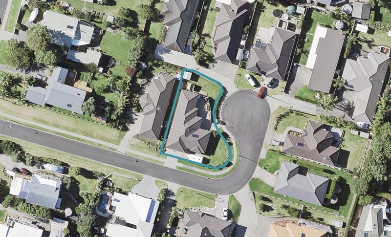 6 Fern Place, Beachlands, Auckland - Carousel 1