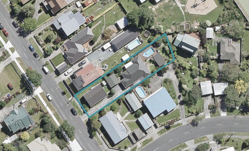 81A Glen ROAD, STOKES VALLEY, LOWER HUTT - Carousel 1