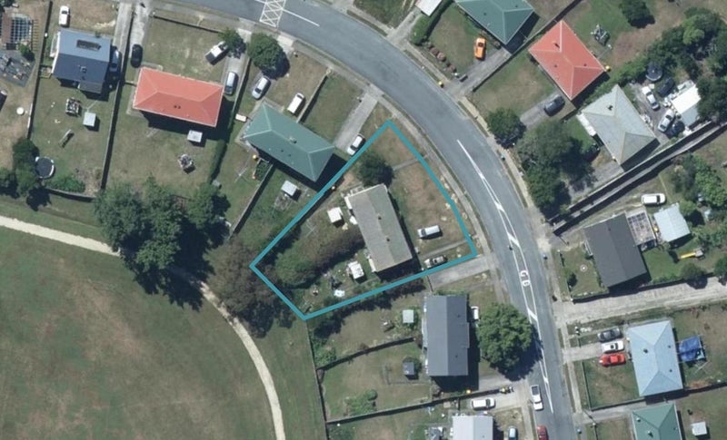 18 Kalingo Street, Waitangirua, Porirua - Carousel 1