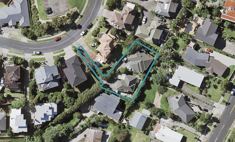 1/12 McCahill Views, Botany Downs, Auckland - Carousel 1
