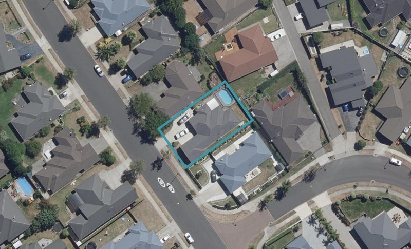 58 Barrington Drive, Huntington, Hamilton - Carousel 1