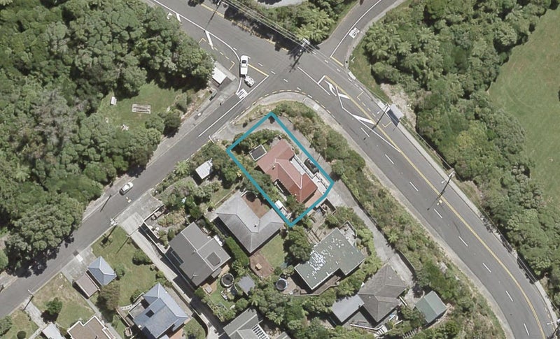 1A Te Whiti Grove, Korokoro, Lower Hutt - Carousel 1