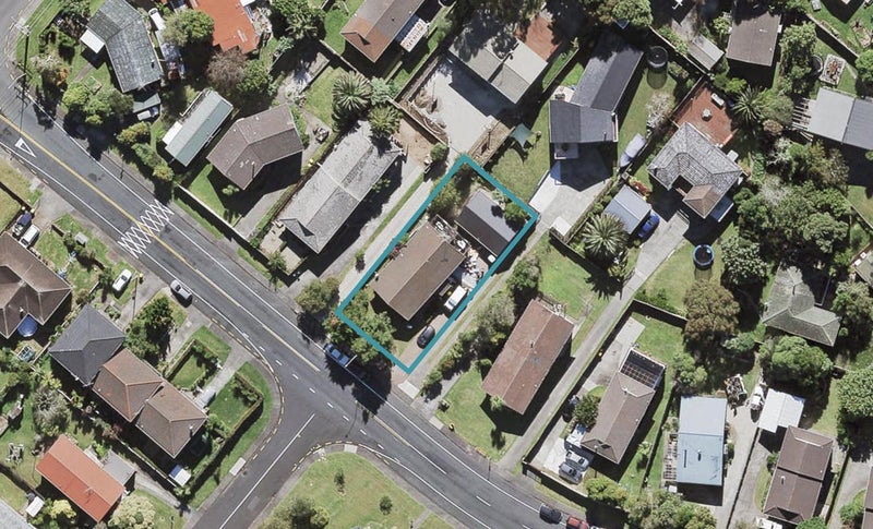 10 Butterworth Drive, Glendene, Auckland - Carousel 1