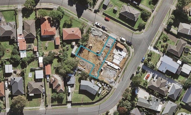 27 Farnborough Crescent, Mangere, Auckland - Carousel 1