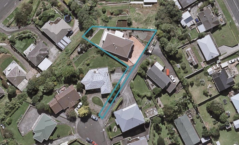 11 Hillcrest Street, Glen Avon, New Plymouth - Carousel 1
