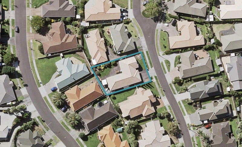 10 Arrathorne Place, Northpark, Auckland - Carousel 1