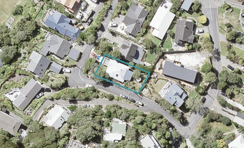 7 Manuka Terrace, Eastbourne, Lower Hutt - Carousel 1