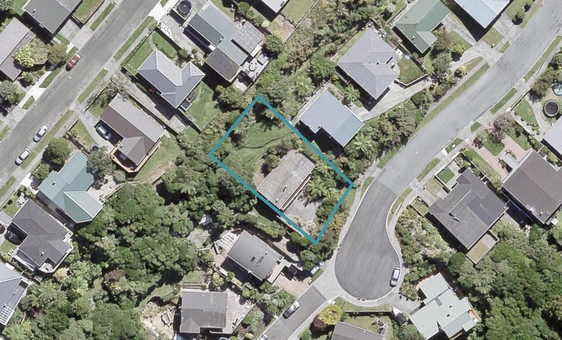 21 Camellia Terrace, Maungaraki, Lower Hutt - Carousel 1