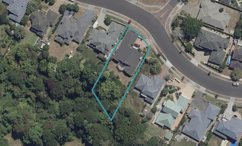 13 Keswick Crescent, Huntington, Hamilton - Carousel 1