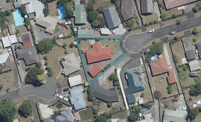 1 Casper Street, Fairfield, Hamilton - Carousel 1