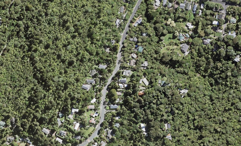 170 Woodlands Park Road, Titirangi, Auckland - Carousel 1