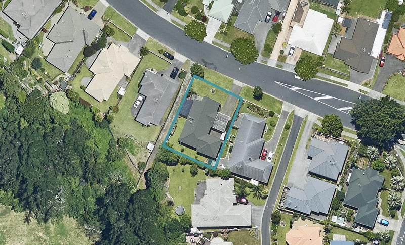 29 Stableford Drive, Pyes Pa, Tauranga - Carousel 1