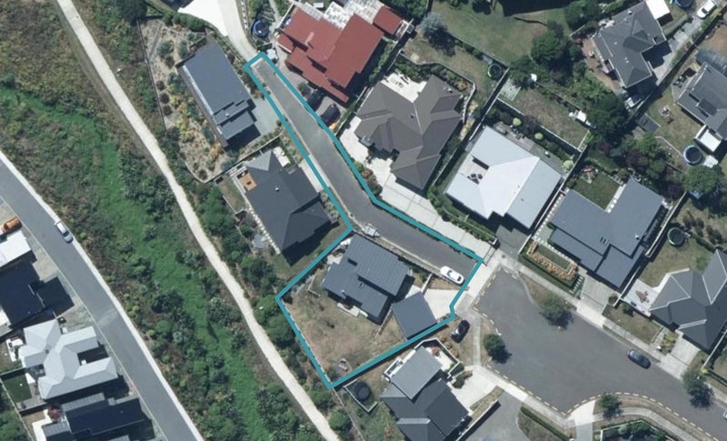 31 Flotilla Place, Whitby, Porirua - Carousel 1