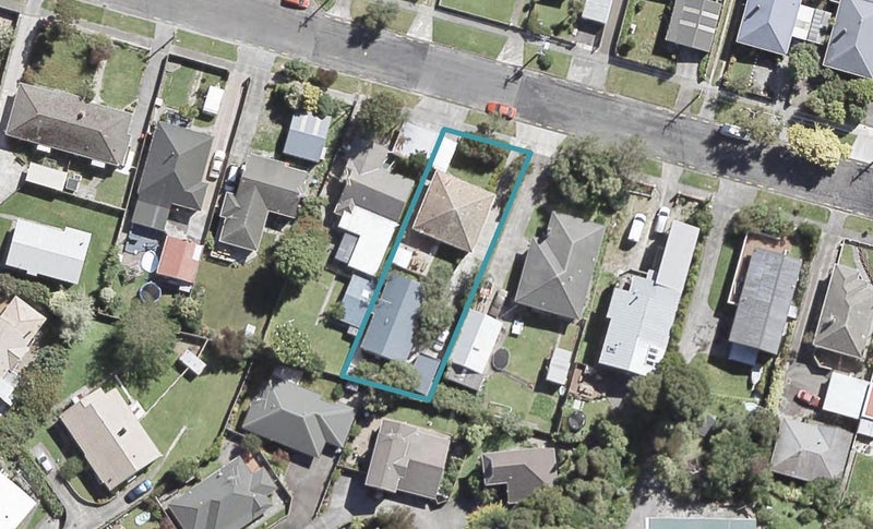 1/207 Whites Line East, Waiwhetu, Lower Hutt - Carousel 1