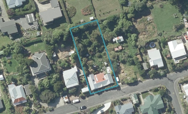 47 Manapouri Street, Ravensbourne, Dunedin - Carousel 1