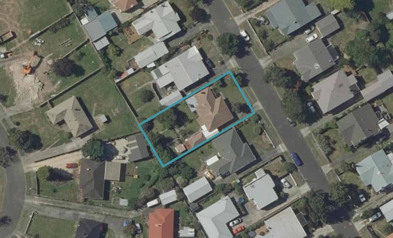 11 Karamu Avenue, Takaro, Palmerston North - Carousel 1
