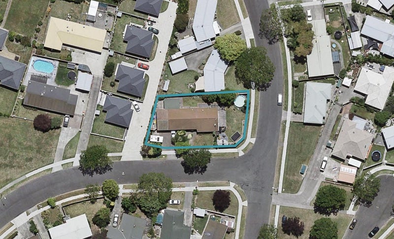 2 Ryan Crescent, Greenmeadows, Napier - Carousel 1
