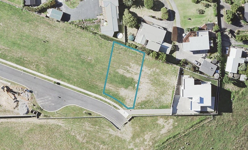 16 Herbert Pollard Drive, Maraetai, Auckland - Carousel 1