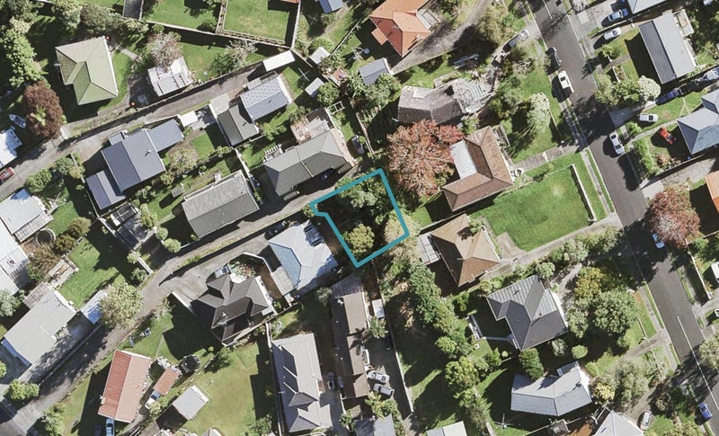 58B Commodore Drive, Lynfield, Auckland - Carousel 1