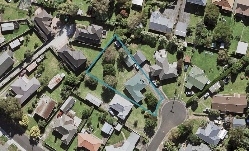7 Pickett Avenue, Sandringham, Auckland - Carousel 1