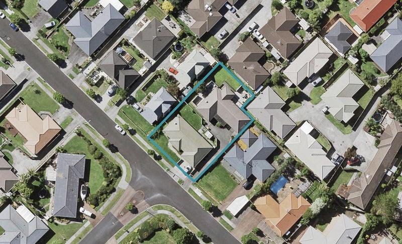 2/51 Frank Nobilo Drive, Golflands, Auckland - Carousel 1