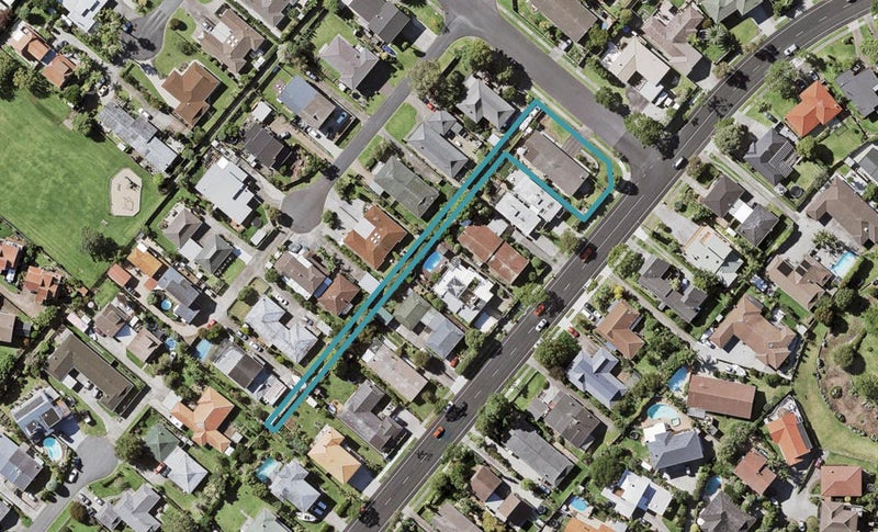 2/2 Clyside Avenue, Half Moon Bay, Auckland - Carousel 1