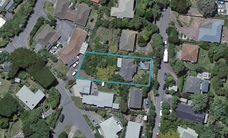 12 Kitchener Terrace, Johnsonville, Wellington - Carousel 1