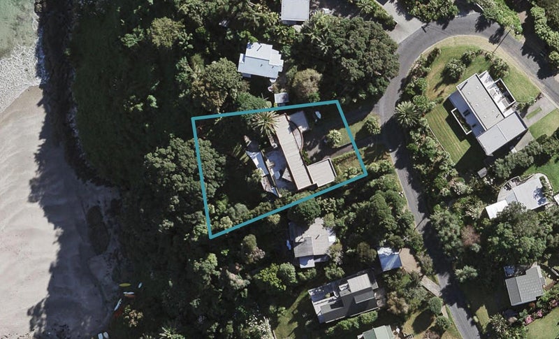 20 Matapana Road, Palm Beach, Waiheke Island - Carousel 1