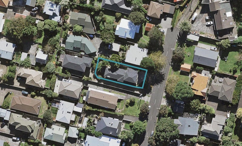 5 Queensway, Three Kings, Auckland - Carousel 1