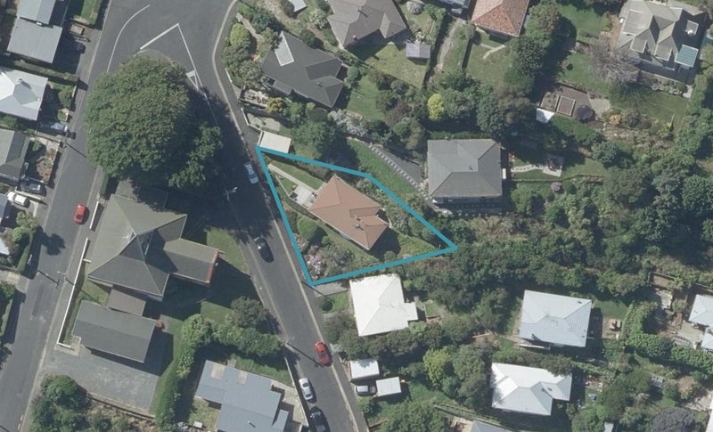 33 Lawrence Street, Mornington, Dunedin - Carousel 1