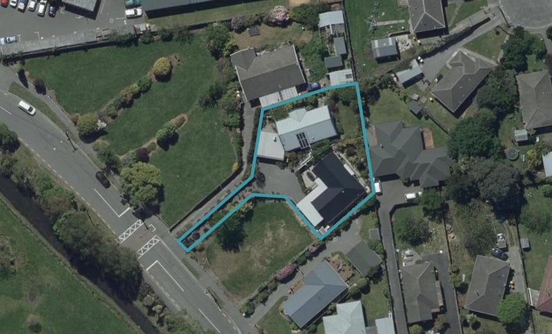 2/83 Banks Avenue, Dallington, Christchurch - Carousel 1