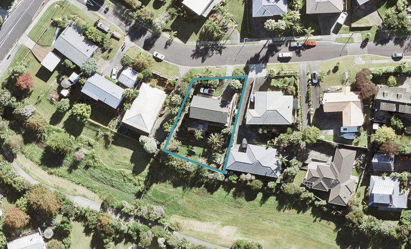 8 Donald Street, Stanmore Bay, Whangaparaoa - Carousel 1