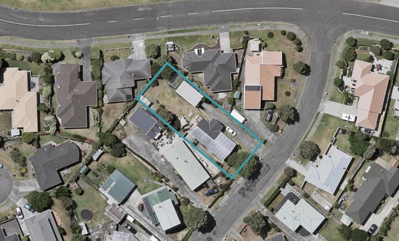 15 Rangiatea Street, Paraparaumu Beach, Paraparaumu - Carousel 1