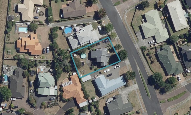 250 Grandview Road, Western Heights, Hamilton - Carousel 1