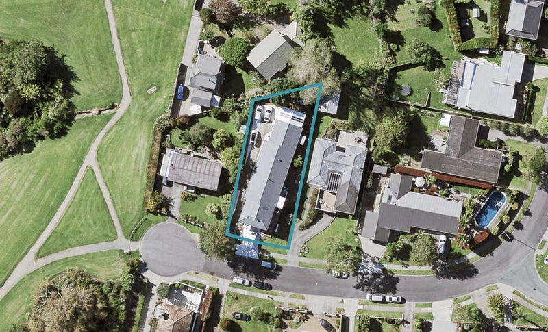 11 Oliver Twist Avenue, Mellons Bay, Auckland - Carousel 1