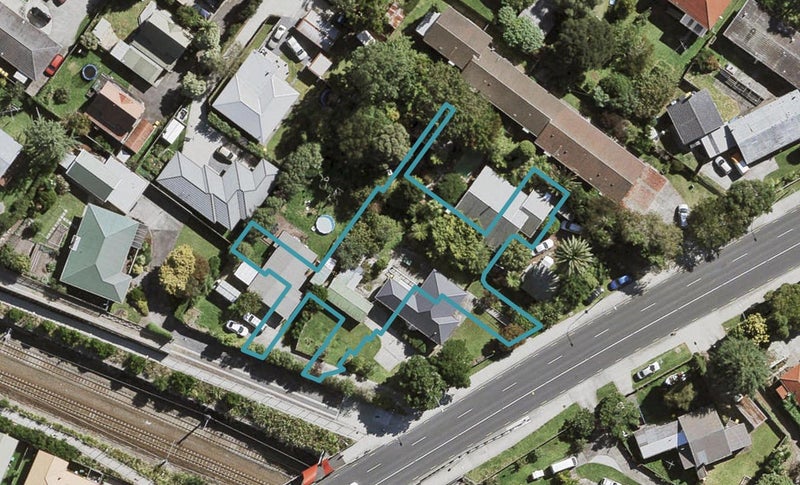 18 Red Arches Road, Henderson, Auckland - Carousel 1