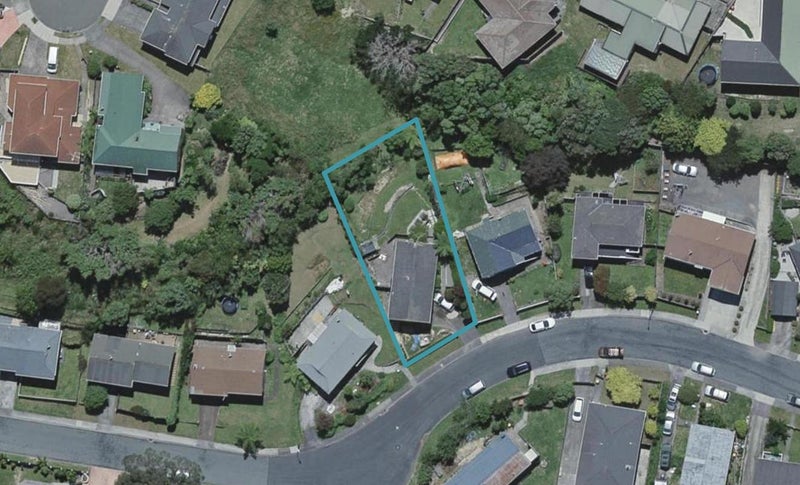 12 Forglen Place, Tawa, Wellington - Carousel 1