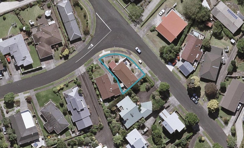 25 Magnolia Drive, Westown, New Plymouth - Carousel 1