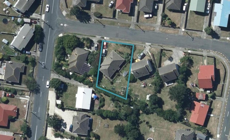 4 Moult Street, Titahi Bay, Porirua - Carousel 1