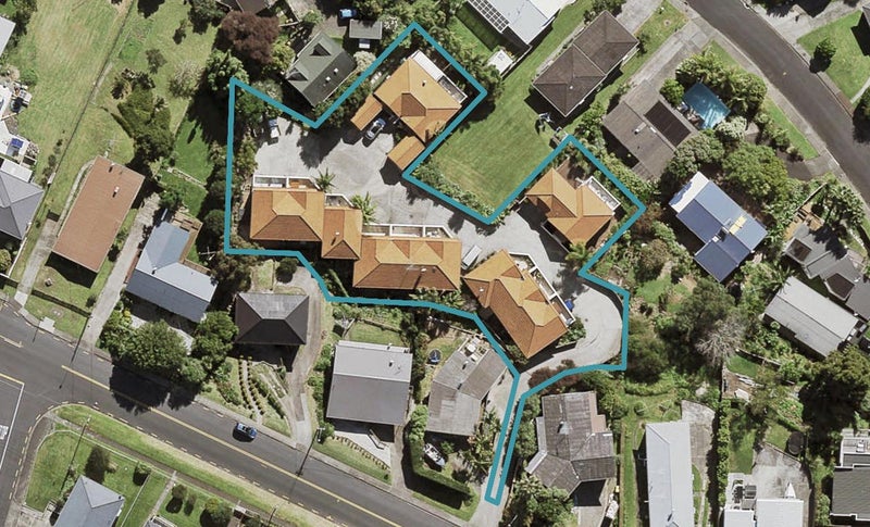 8/0 Exmouth Road, Northcote, Auckland - Carousel 1